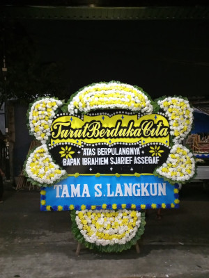Papan Bunga Duka di Magersari